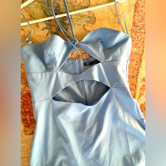 - NWOT GORGEOUS SILKY blue/silver cutout dress from #zara - Picture 5 of 7